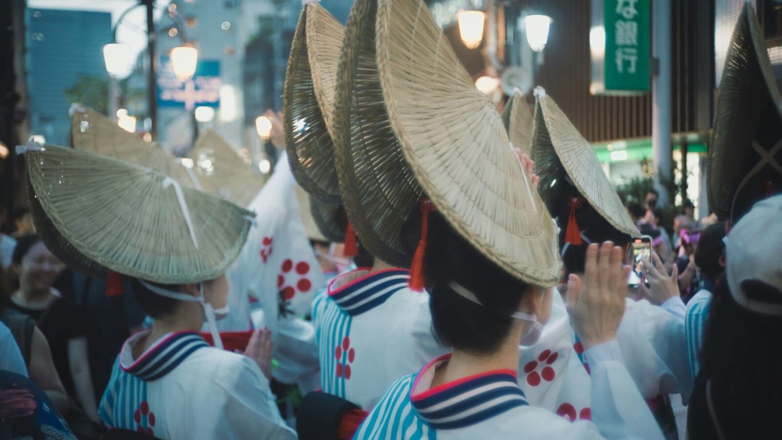 お盆はなぜ地域でこんなに違うのか